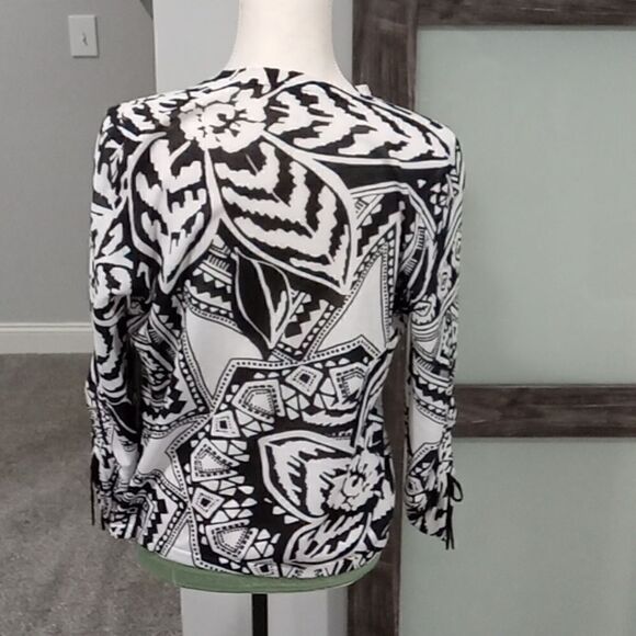 Chicos abstract floral ruched 3/4 sleeve w tie detail open front cardigan Size L - Picture 4 of 6